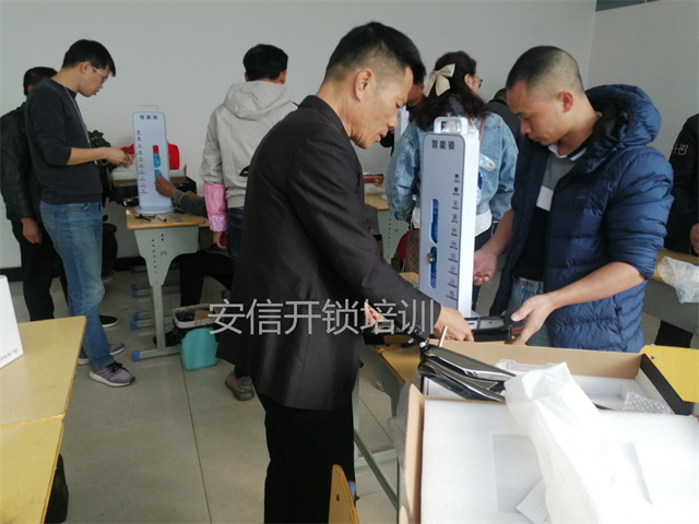 上海智能鎖技術(shù)學(xué)出來能賺錢不？